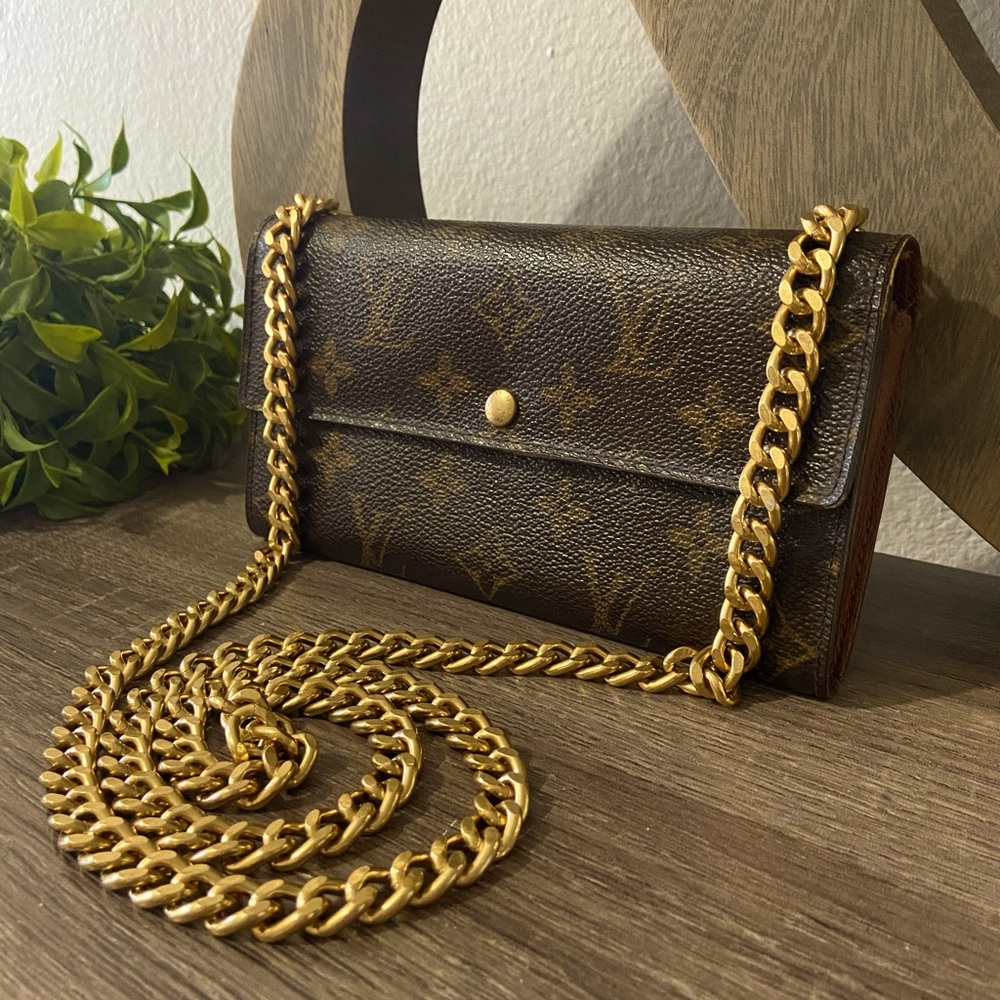 ⚜️Louis Vuitton Monogram Wallet Pochette Style Crossbody Vintage Gold Tone Chain
